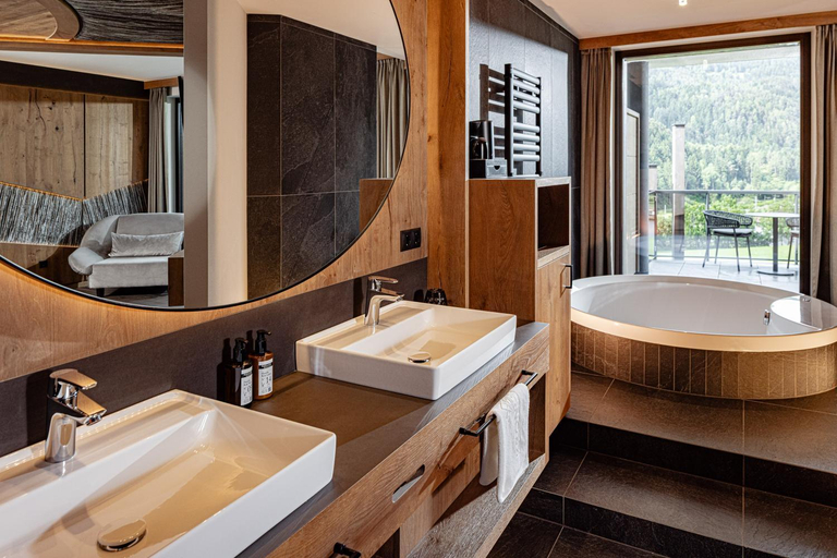 Bathroom 4, Leitgam luxury Hotel for two, Bolzano