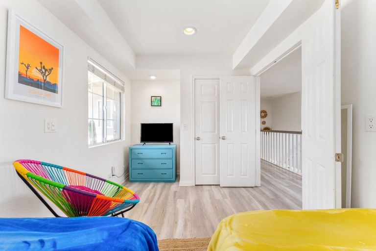 Interior 5, Indigo Sky Oasis - Pool & Hot Tub 4 Bedroom Home, San Bernardino