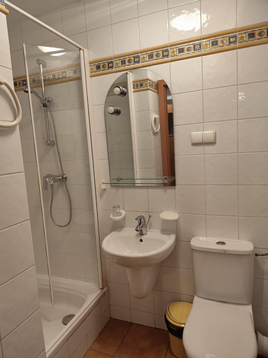 Bathroom 2, Gosciniec Tombor, Katowice City