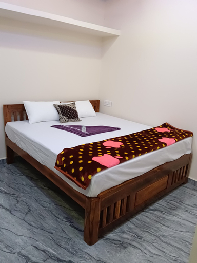 Room 4, HK Hampi Home Stay, Bellary