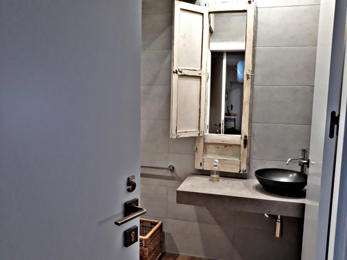 Bathroom, Urban Suites El Postigo, Córdoba