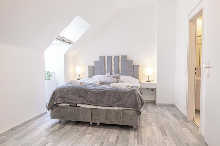 Room 4, Affordable 2BR With Living Room Vienna, Wien