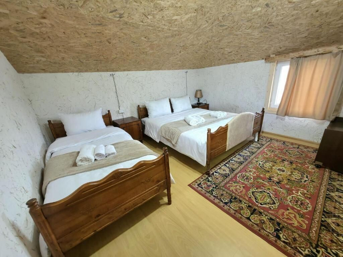 Room 3, Hacarat Guest House