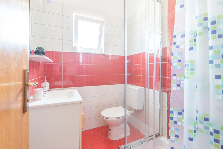 Bathroom 2, Banic Apartments with pool, Biograd na Moru