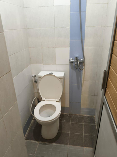 Bathroom, Hotel Syariah Sarinah Malioboro, Yogyakarta