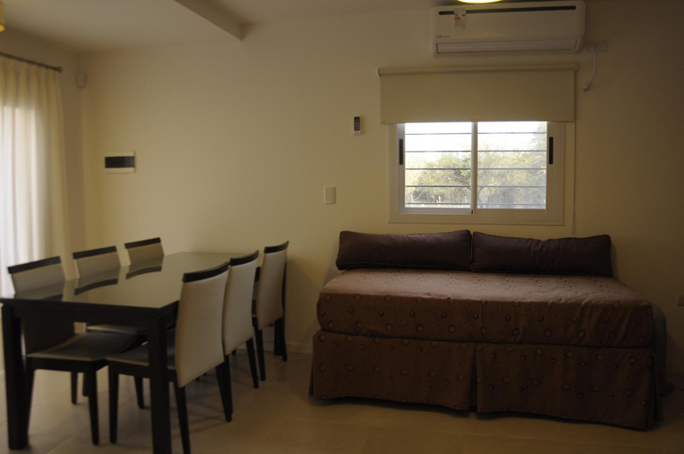 Bedroom 3, Lom Suites, Junín
