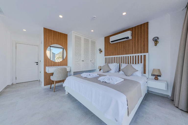 Bedroom 2, Hotel Emerald Suites At Delhi Airport, Delhi