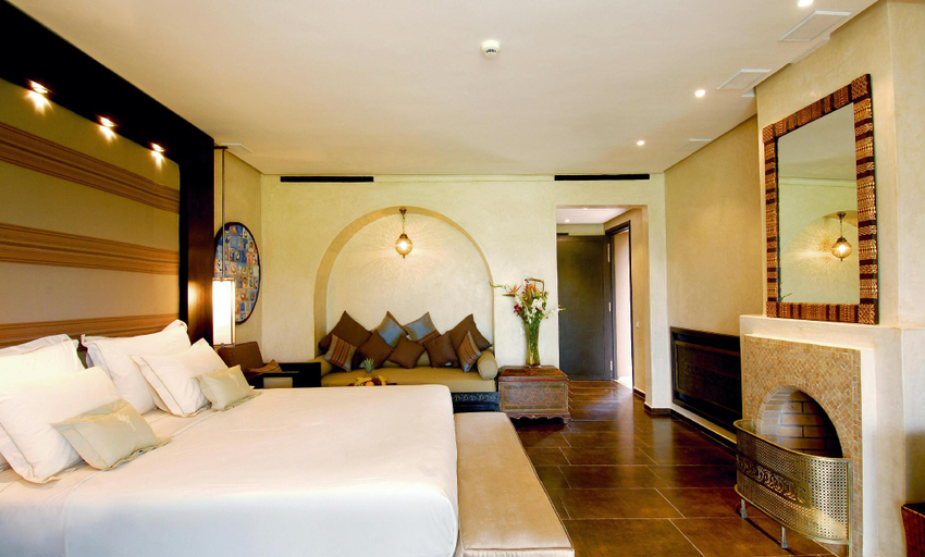 Interior view, Hotel Emerald Suites At Delhi Airport, Delhi