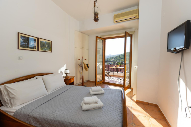 Bedroom 2, The Bridge House, Crete
