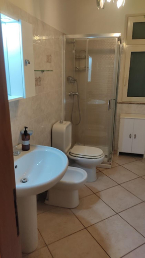 Bathroom, Villa Grazia, Syracuse