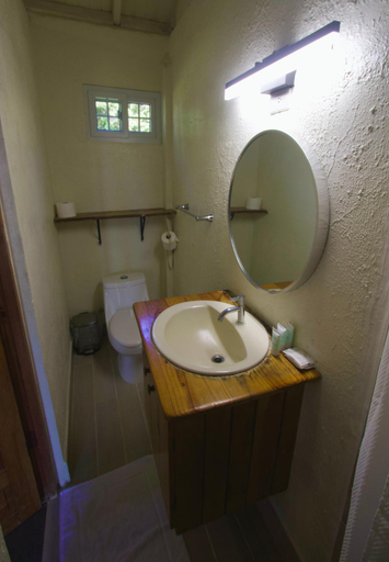 Bathroom 3, Hotel Oasis & Surf Camp, Soná