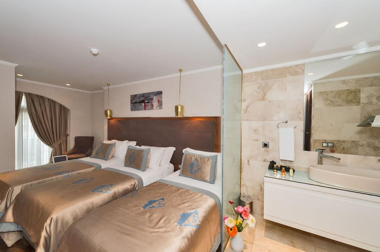 Bedroom 4, Darkmen 2 Hotel, Fatih