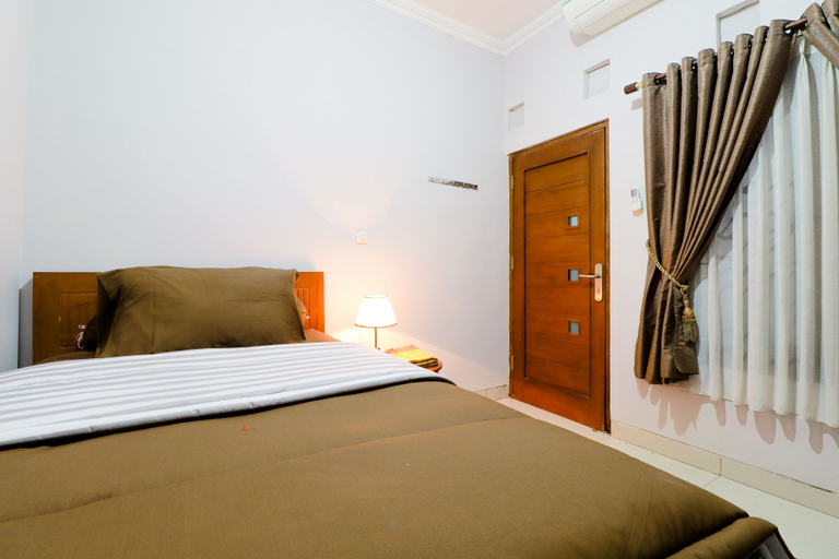 Others 3, WHouse Kanaya, Sleman