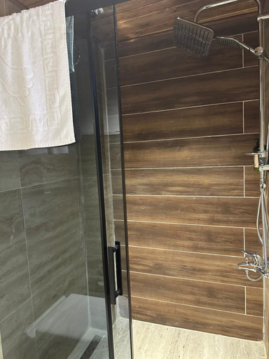 Bathroom 5, Babilyon Otel, Merkez