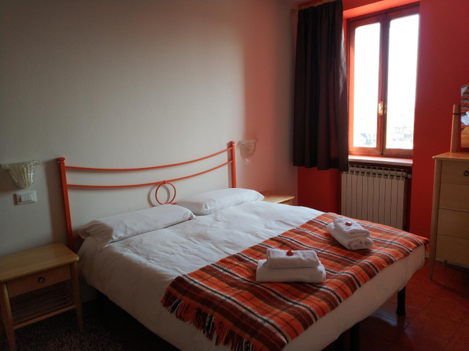 Bedroom 2, Sunrise In The Castle, Brescia