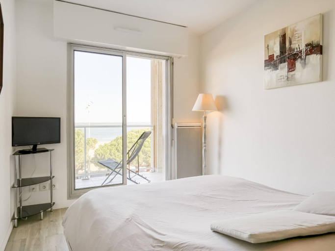 Bedroom 2, Apartment Claire-1 by Interhome, Gironde