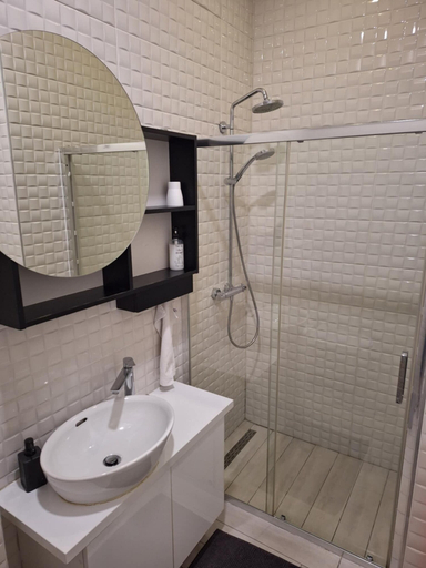 Bathroom 4, Spin&Fly, Zagreb