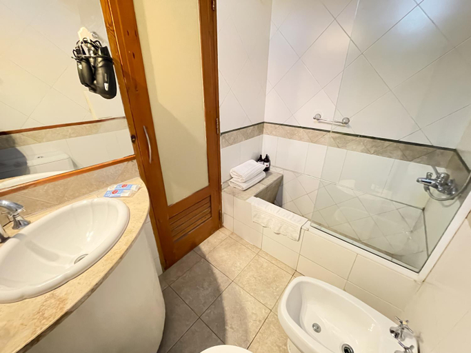 Bathroom 2, Hotel Xumec Mendoza Centro, Capital