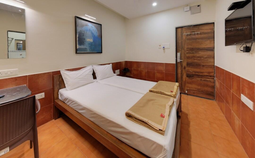 Bedroom 2, Hotel Parag Deluxe Kolhapur, Kolhapur