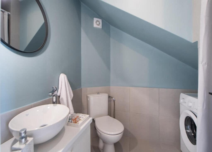 Bathroom 4, Dawn Apartments, Ionian Islands