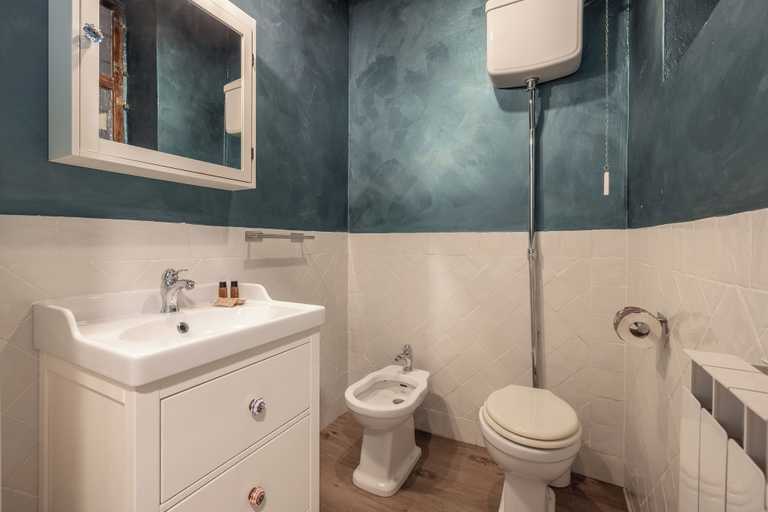 Bathroom 3, Laurel Apartment by Mmega, Florence