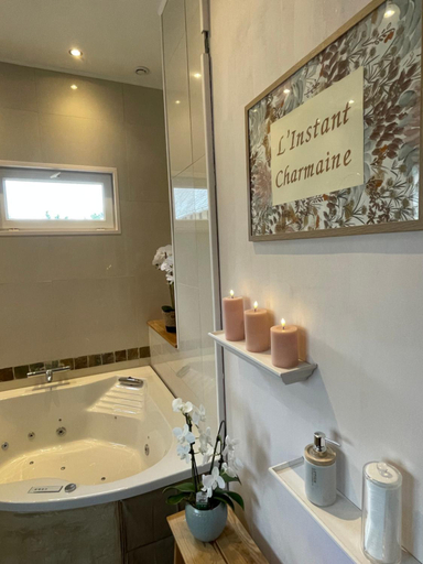 Bathroom 5, Le Clos Charmaine, Seine-Maritime