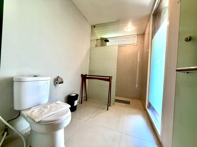 Bathroom 5, Dealton Hotel Sanur, Denpasar