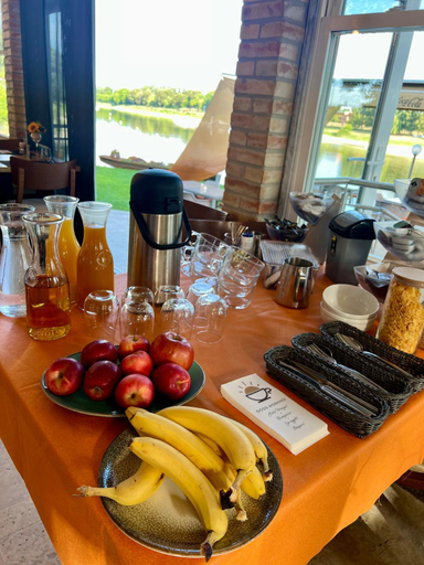 Food & Drinks