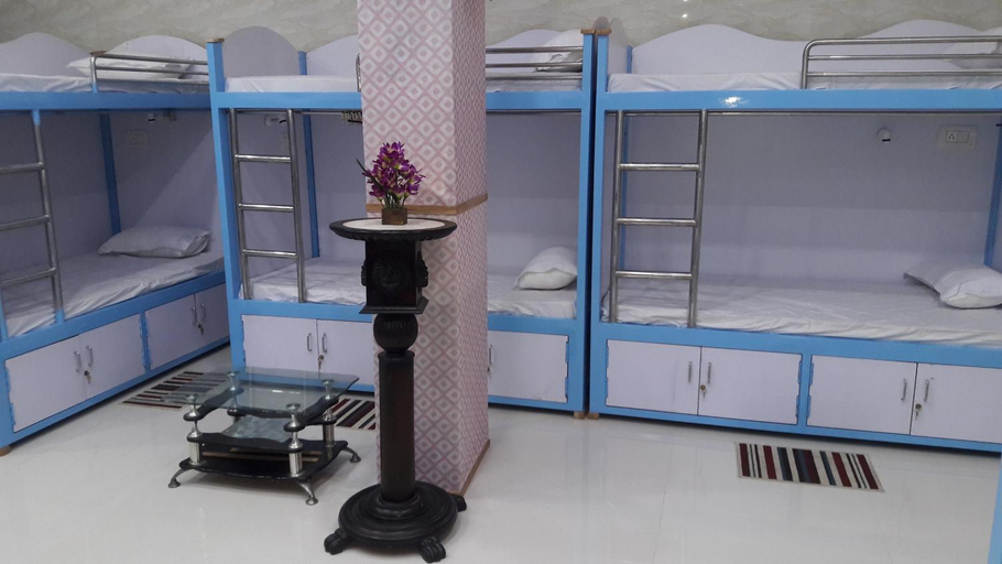 Bedroom 3, C N Comforts Hotel & Dormitory, Lucknow