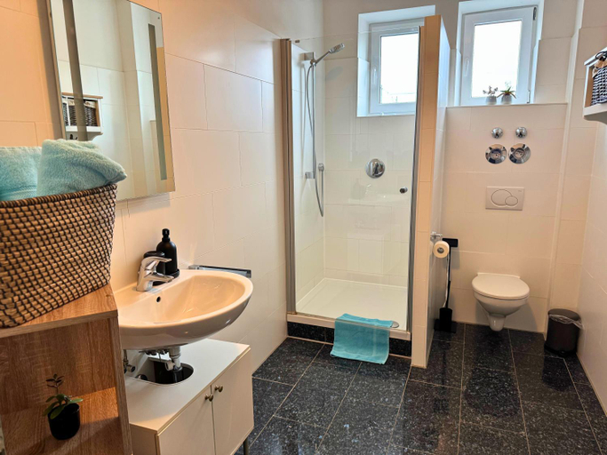 Bathroom 2, Bahnhof City Loft & Apartments, Augsburg