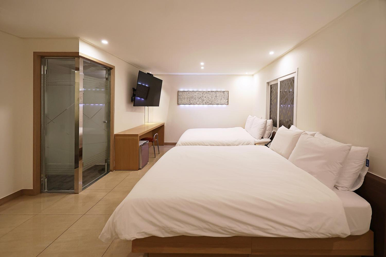 Bedroom 2, Hotel Gem, Haeundae
