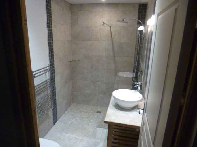 Bathroom, Le Moulin de Cors, Indre