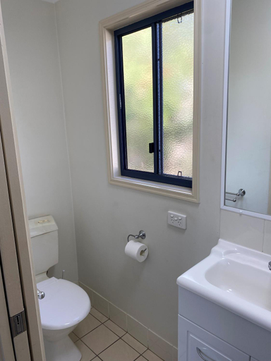 Bathroom 2, Bowen Holiday Park, Bowen