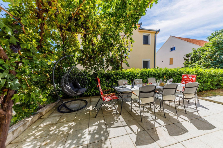 Others 5, Ani in Trogir * Mittel-Dalmatien, Seget