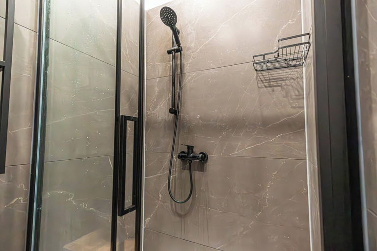 Bathroom 2, Comfortable 2BR Apt Near Attractions, Wien