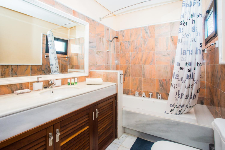 Bathroom, Eslanzarote Villa Eleonor, Super Wifi, Heated Pool, Sat tv, Las Palmas