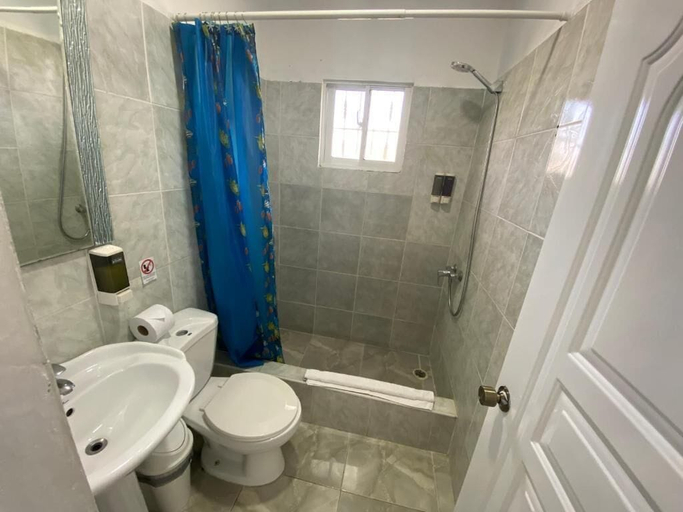 Bathroom 4, hotel costa linda, Boca Chica