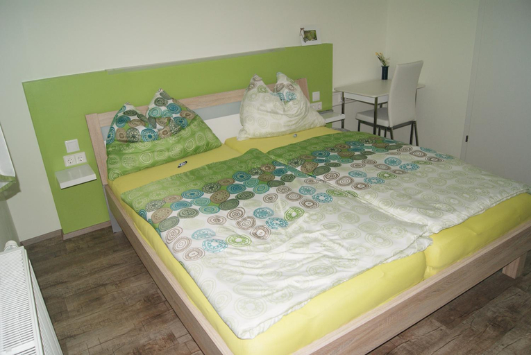 Bedroom 2, Privatzimmer Mitterbacher, Murtal