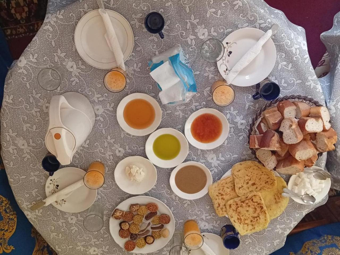 Food & Drinks