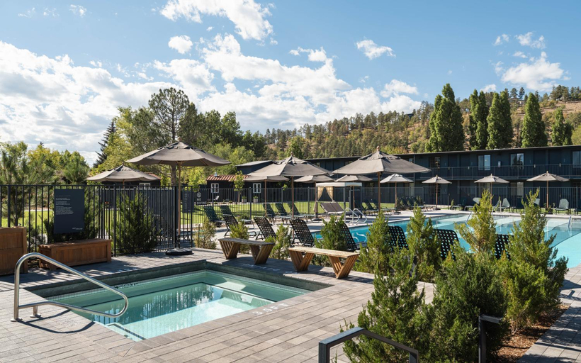 Sport & Beauty 2, High Country Motor Lodge, Coconino