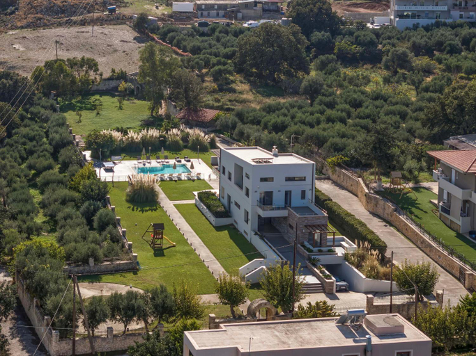 Others 5, Villa Sfedami, Crete