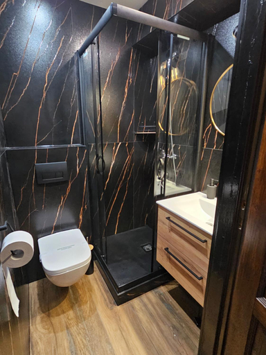 Bathroom 2, "Zacisze", Zgierz