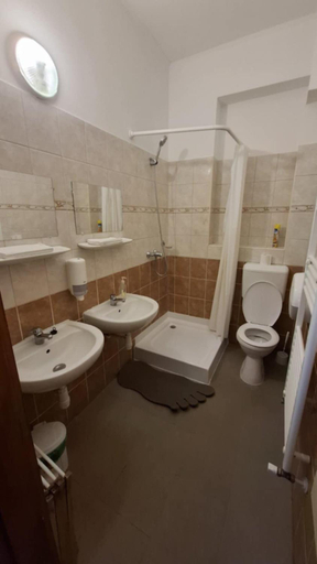 Bathroom 2, MAMRE Szallo, Hajdúböszörmény