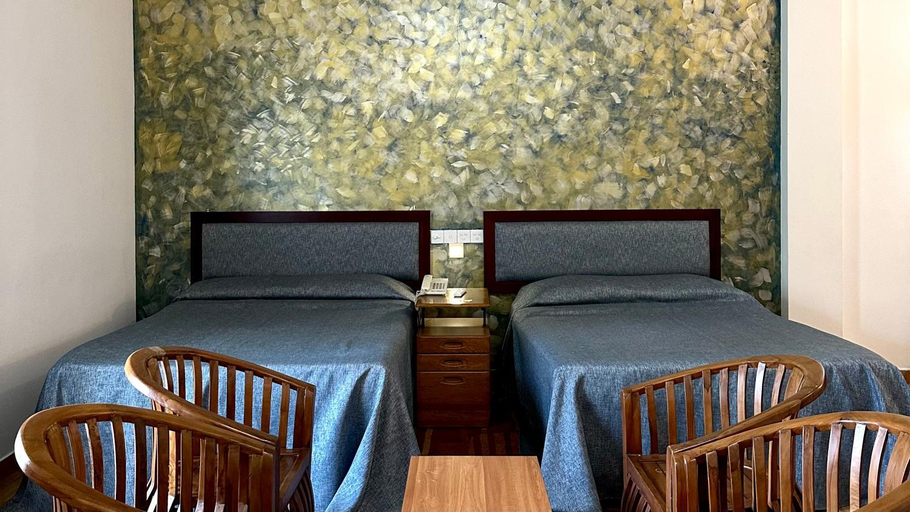 Bedroom 2, K & K Country Resorts, Minuwangoda