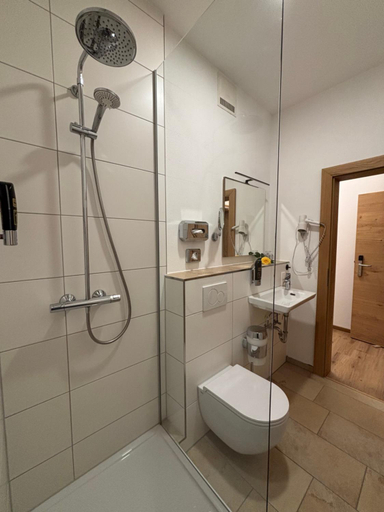 Bathroom, Gasthaus Kerber, Passau