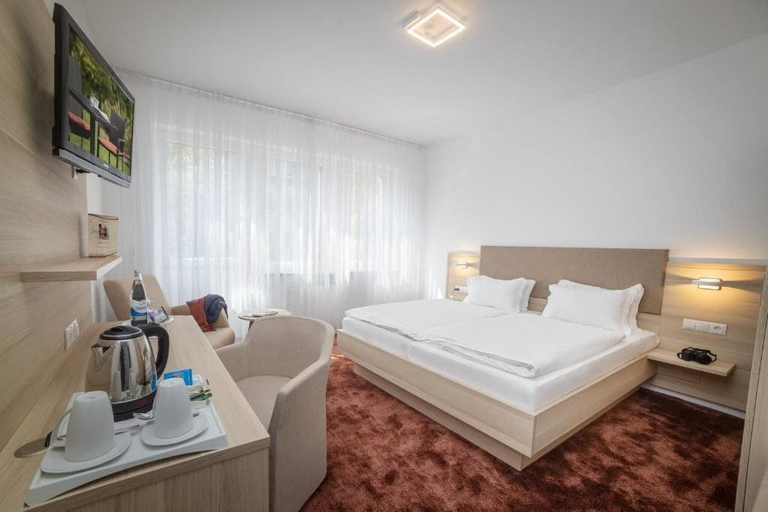 Bedroom 2, Hotel Brenner, Koblenz