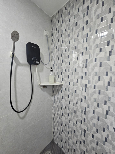 Bathroom 3, Warni Villa 8 Whole Or Room, Muar