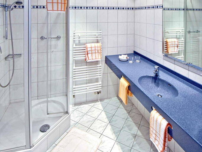 Bathroom 5, Hotel Walkenstein, Ortenaukreis