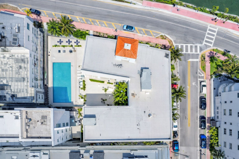 Exterior 3, Miami Beach Escape Inviting Studio, Miami-Dade