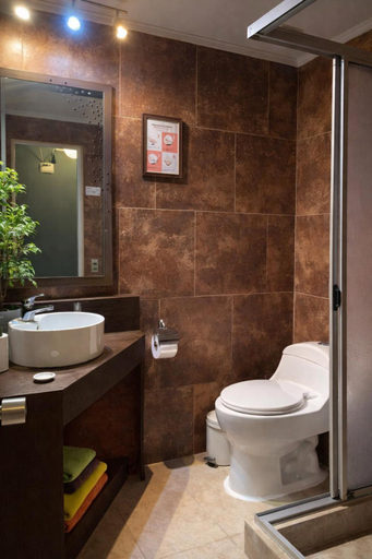 Bathroom 4, Hostal Boutique 180 Grados, San Antonio